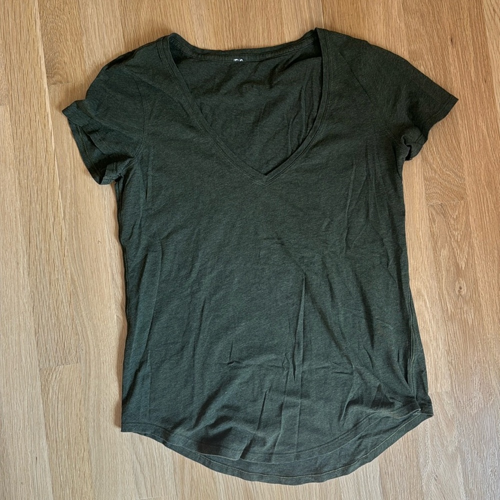 Lululemon Love crew shirt size 4 green